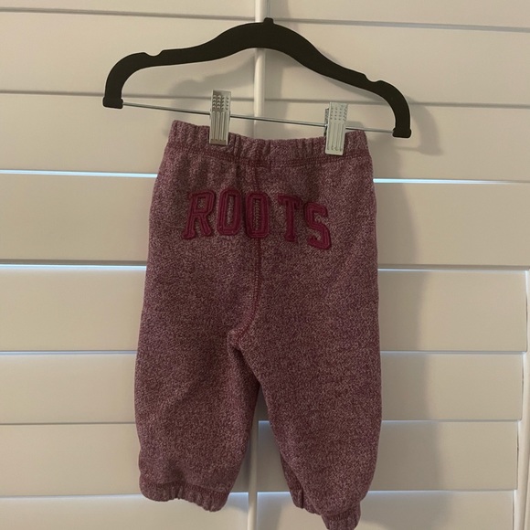 Baby girl Roots sweatpants - Picture 2 of 2